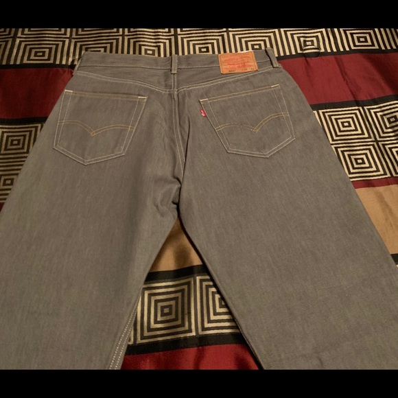 Levi 501 Jeans - Picture 3 of 3